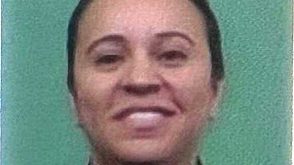 alert-–-nypd-love-triangle-turns-violent-after-married-detective-shows-up-at-younger-officer-lover’s-apartment-in-jealous-fit-of-rage