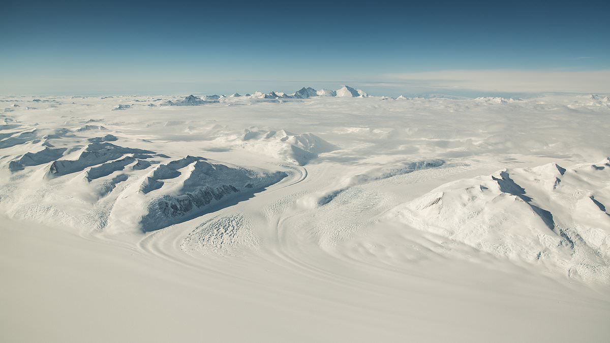 alert-–-lost-ancient-world-preserved-under-ice-discovered-in-antarctica:-‘it’s-a-time-capsule’