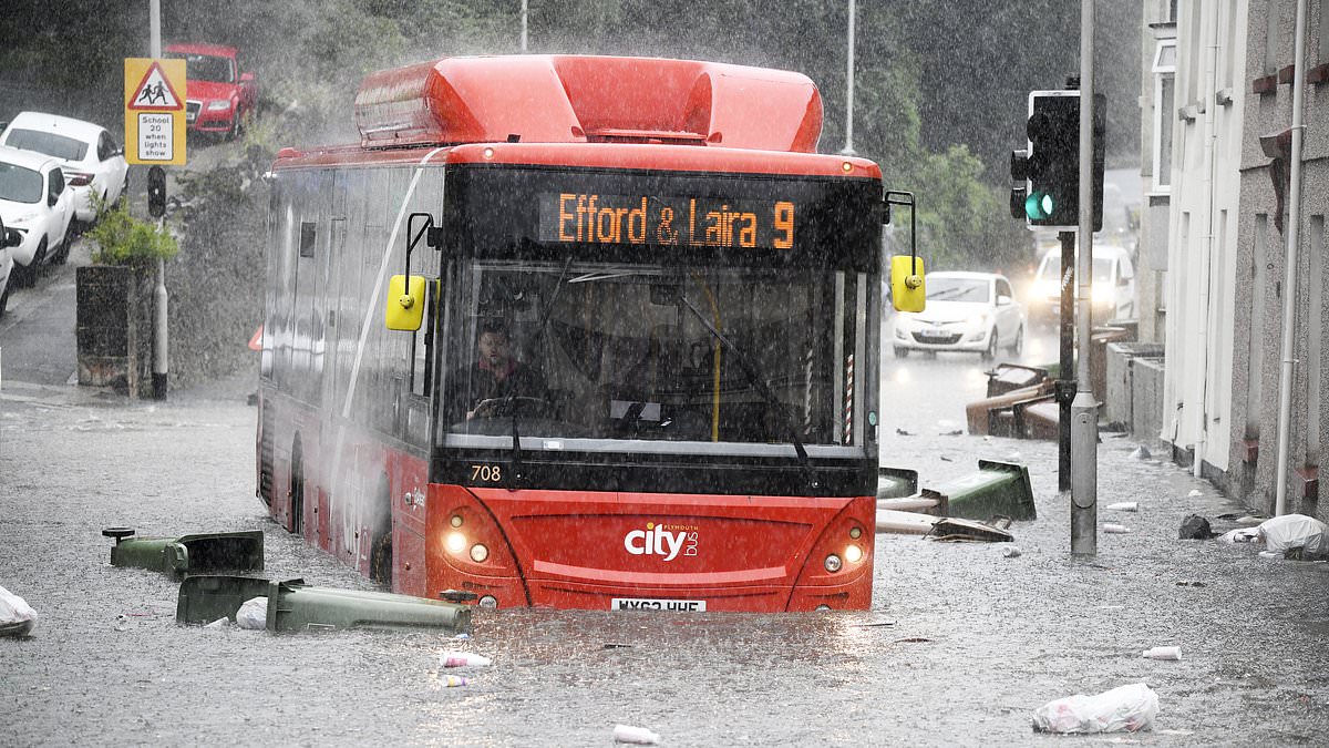 alert-–-met-office-issues-six-weather-warnings-for-thunder,-lightning,-hail-and-floods-–-while-massive-part-of-country-goes-into-drought