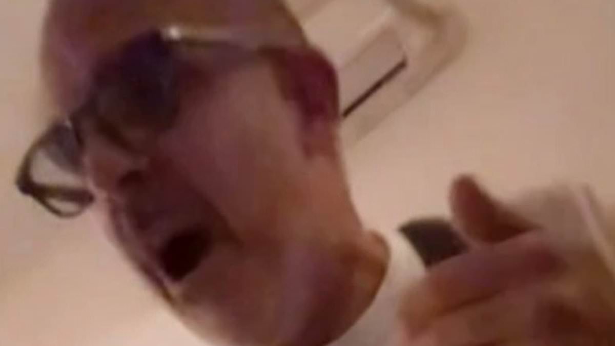 alert-–-kaprica-chef-loses-it-at-customer-in-melbourne-with-foul-mouthed-rant