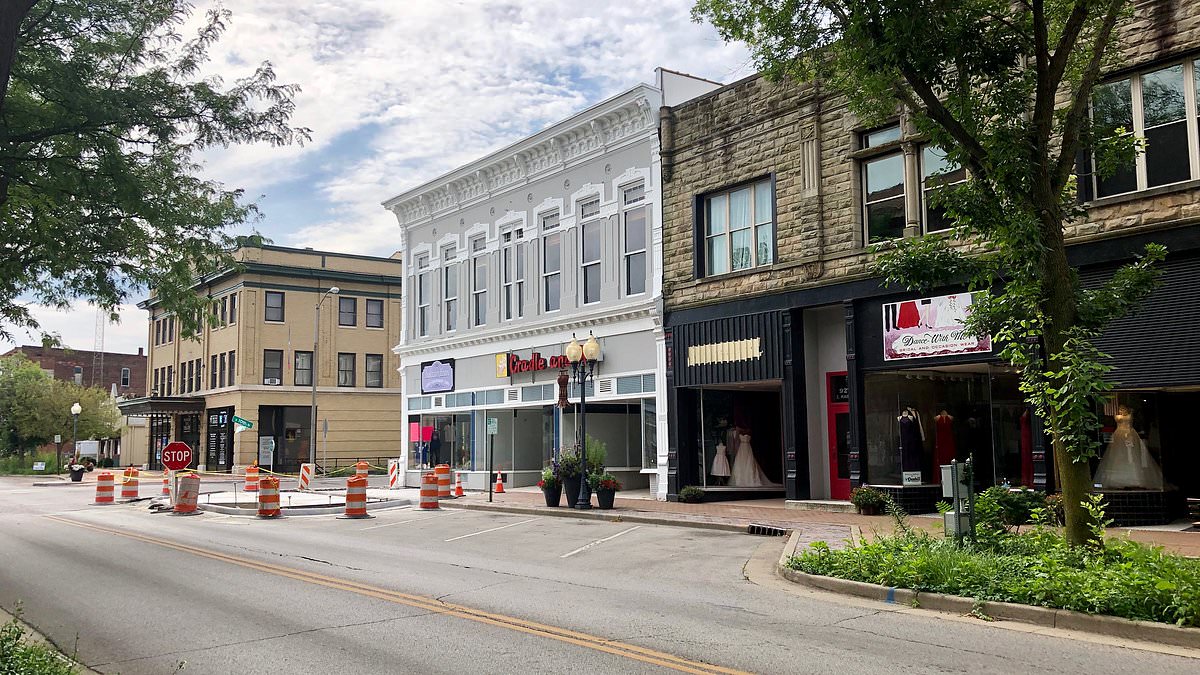 alert-–-i-was-paid-$5,000-to-move-to-a-‘dying’-town.-i-was-sold-a-hidden-gem…-but-could-never-have-predicted-what-it-did-to-my-life