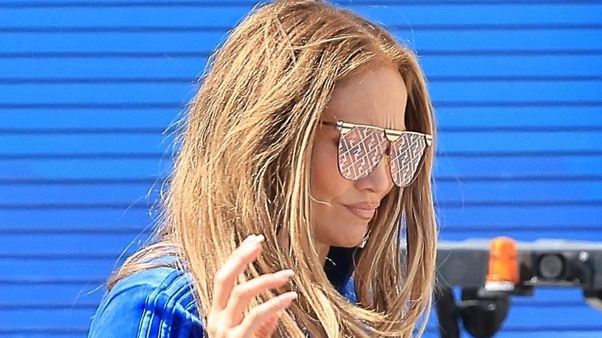alert-–-jennifer-lopez-shows-ex-ben-affleck-what-he’s-missing-in-ab-flashing-look-after-his-extreme-move-to-sever-ties
