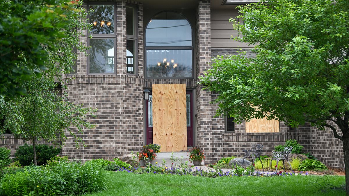 alert-–-murdered-lawmaker-melissa-hortman’s-home-is-burgled-four-days-after-her-killing-in-crime-ridden-minneapolis-suburb