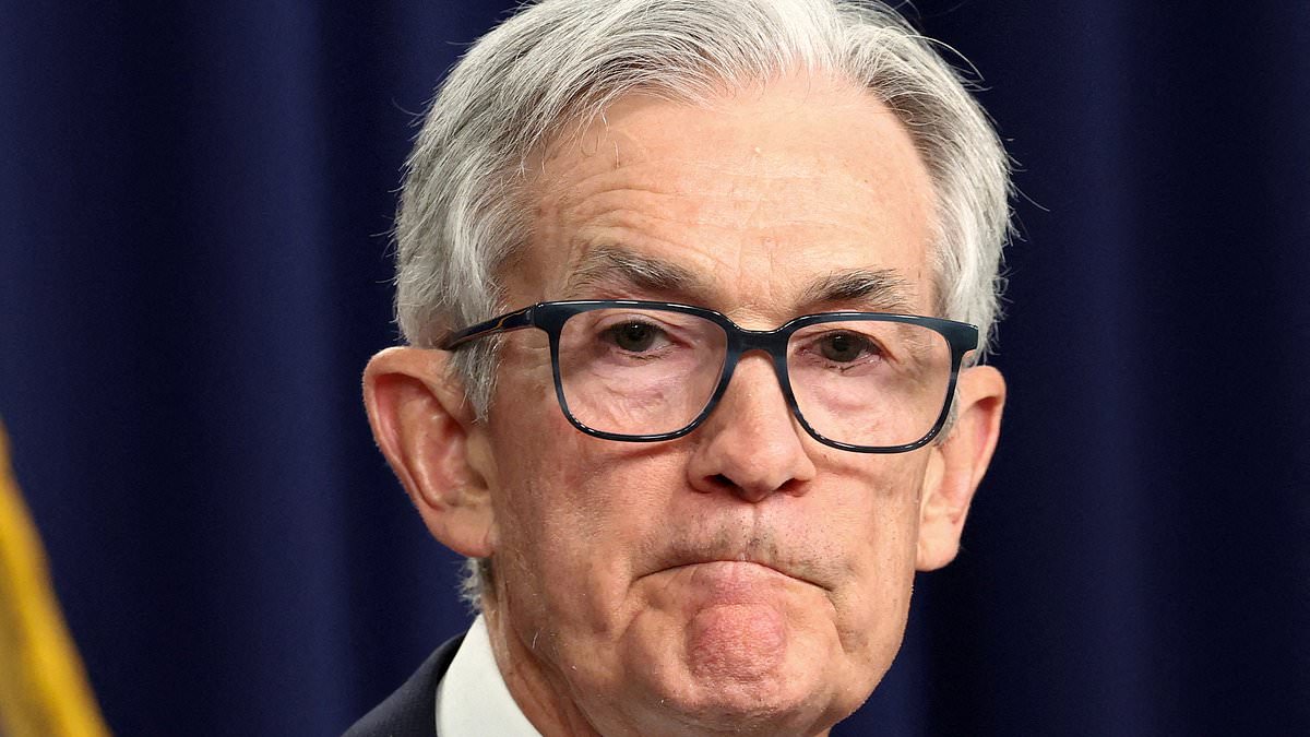 alert-–-defiant-fed-risks-trump’s-wrath-with-bold-rate-move-as-recession-clouds-gather