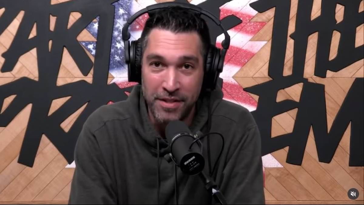 alert-–-pro-maga-podcast-star-who-endorsed-trump-flips-on-president-and-calls-for-impeachment