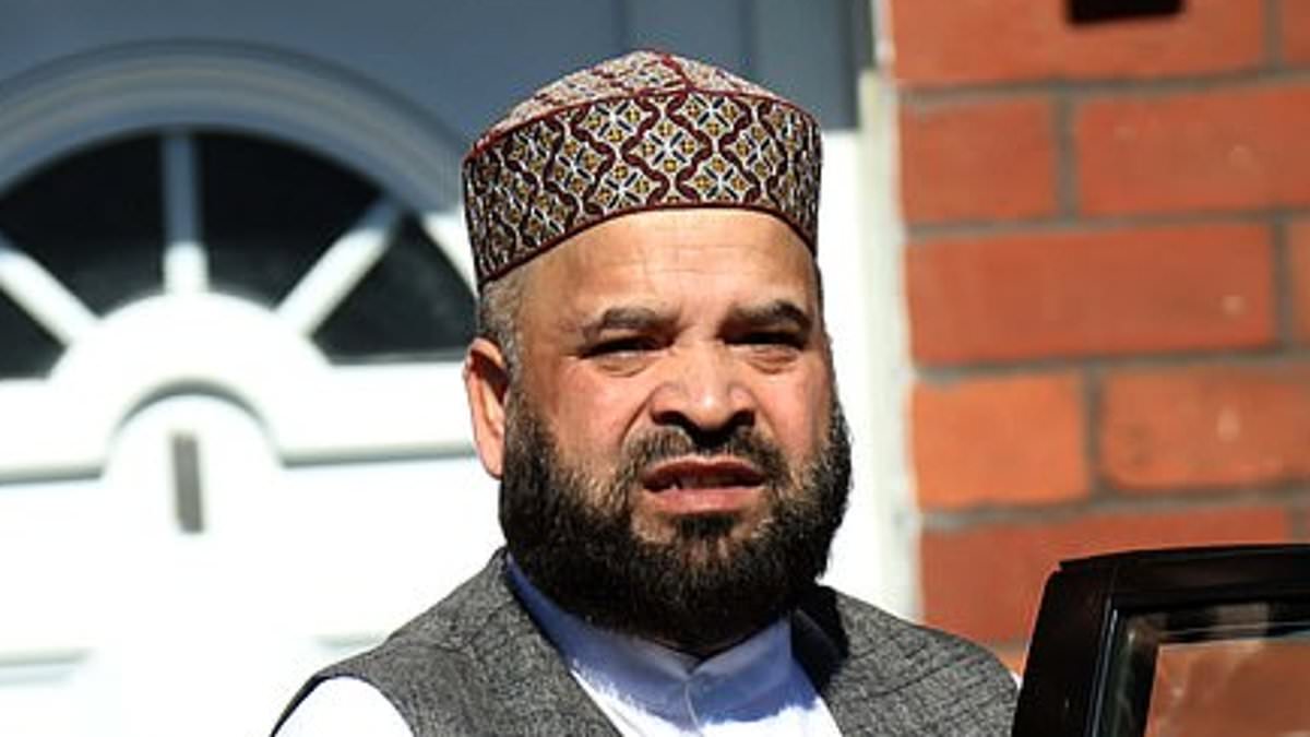 alert-–-rochdale-grooming-gang-‘cannot-be-deported-–-because-pakistan-refuses-to-take-them’