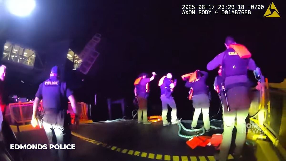 alert-–-selfish-mini-cooper-driver-filmed-being-rescued-from-puget-sound-after-100mph-chase-killed-two-passengers