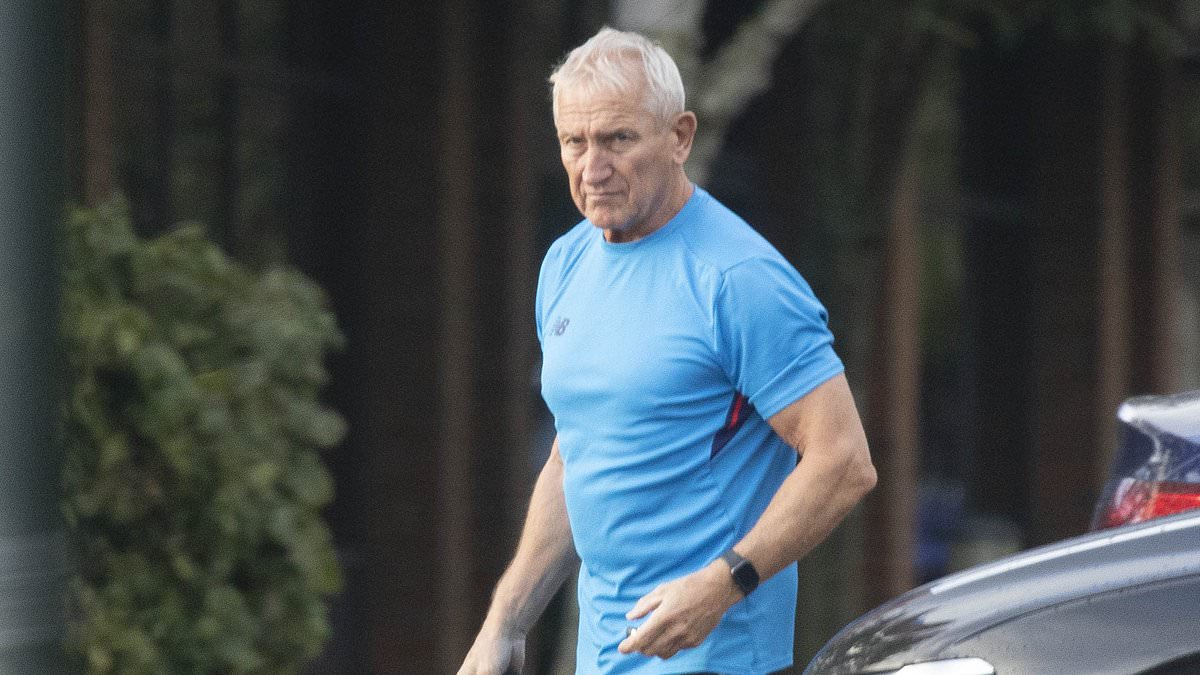 alert-–-revealed:-kenneth-noye’s-new-life-he-brutally-stabbed-two-men-and-stole-26m.-now-as-he-swans-around-kent-with-a-much-younger-lover-and-plays-doting-grandfather,-friends-expose-the-dark-truth