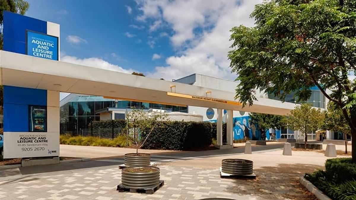 alert-–-horror-as-nine-aussies-raced-to-hospital-after-a-‘smell-of-gas’-is-detected-at-a-leisure-centre