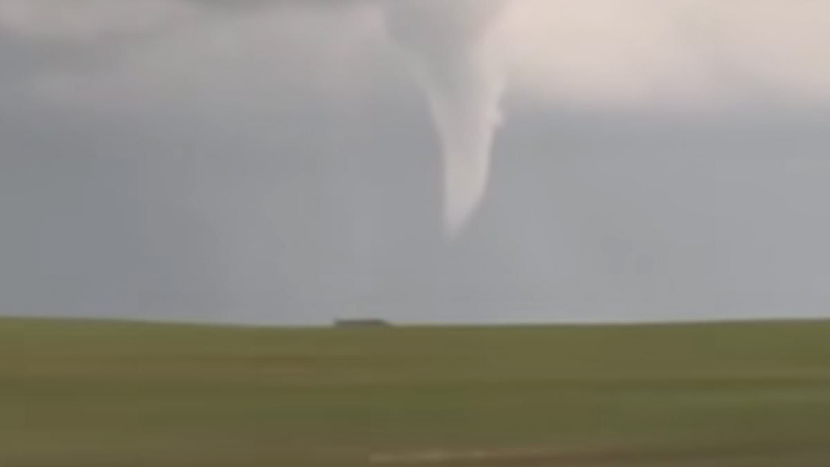 alert-–-deadly-tornadoes-topple-homes-and-kill-3…-as-severe-weather-brings-‘ring-of-fire’-to-east-coast