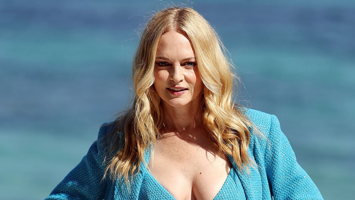 alert-–-heather-graham-stuns-in-a-blue-co-ord-as-she-joins-a-chic-looking-sarah-michelle-gellar-at-the-filming-italy-2025-photocall