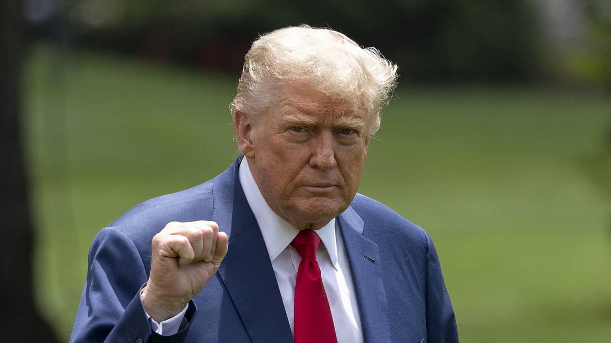 alert-–-trump-sensationally-calls-for-iranian-regime-change-as-he-holds-crisis-talks-with-uk-prime-minister:-live-updates