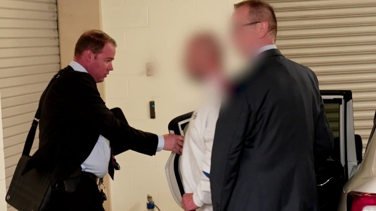 alert-–-sydney-accountant-accused-of-using-his-role-to-help-a-major-organised-crime-network-–-as-details-of-secret-scheme-emerge