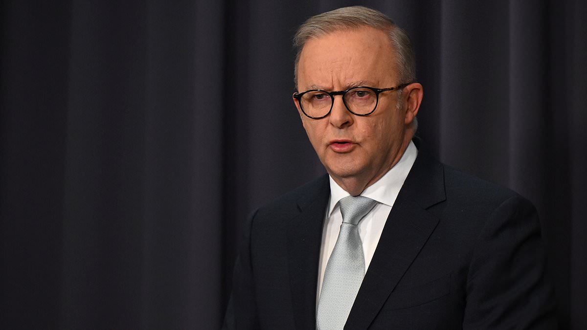 alert-–-anthony-albanese-makes-stunning-admission-after-finally-backing-trump’s-attacks-on-iran-–-as-he-hits-back-at-reporter’s-simple-question