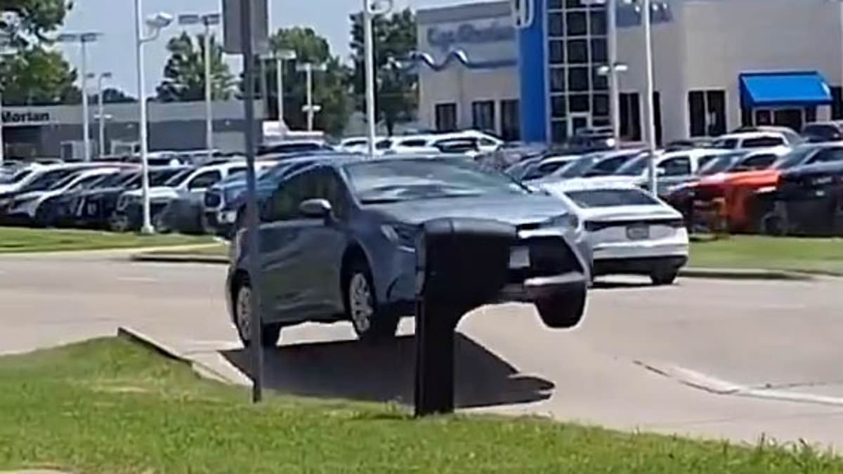 alert-–-terrifying-video-shows-melting-road-explode-under-midwestern-heatwave