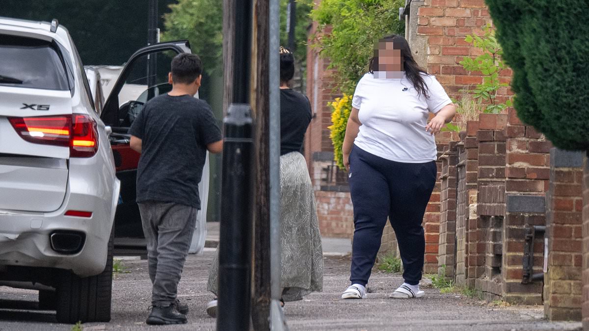 alert-–-foreign-squatters-who-took-over-pensioner’s-home-are-finally-kicked-out:-suspected-‘romanian’-teenage-ringleader-pleads-guilty-as-it-emerges-woman-had-been-stealing-from-local-charity-shops