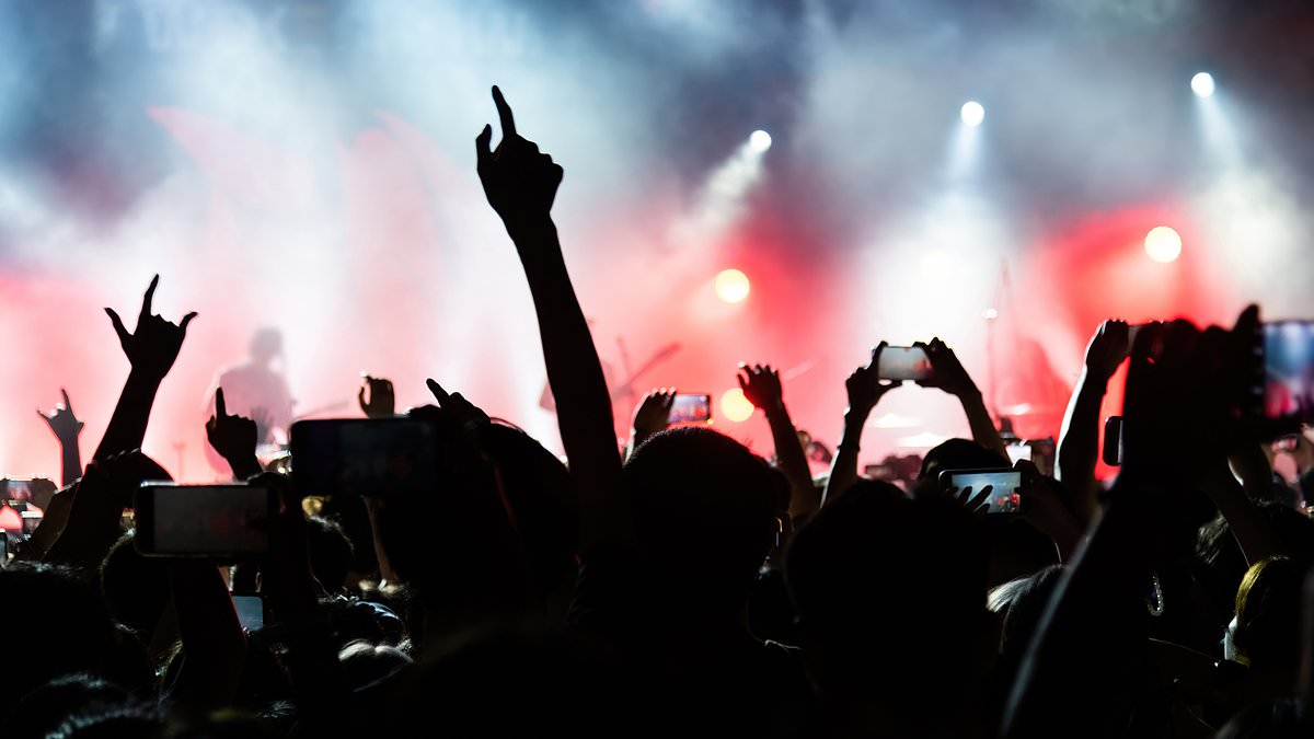 alert-–-brit-popstar’s-glastonbury-gig-is-cancelled-and-last-minute-replacement-is-revealed