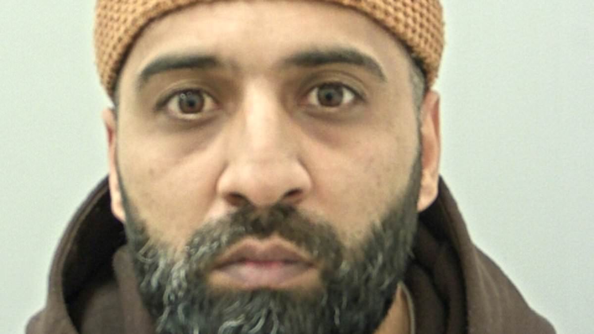alert-–-home-office-worker-who-granted-asylum-applications-in-return-for-cash-bungs-of-up-to-3,500-is-jailed-for-more-than-four-years