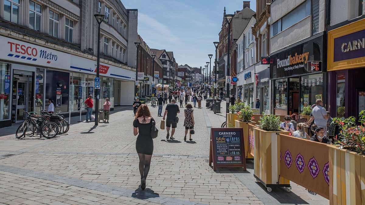 alert-–-britain’s-‘unhealthiest-high-streets’-revealed:-the-shopping-districts-where-fast-food-outlets,-ice-cream-parlours-and-sweet-shops-reign-supreme