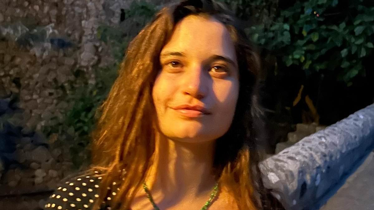 alert-–-baby-joy!-tiger-lily-hutchence-confirms-the-birth-of-her-first-child-as-she-pushes-her-newborn-in-a-stroller-in-london-after-‘secretly-marrying-partner-ben-archer’