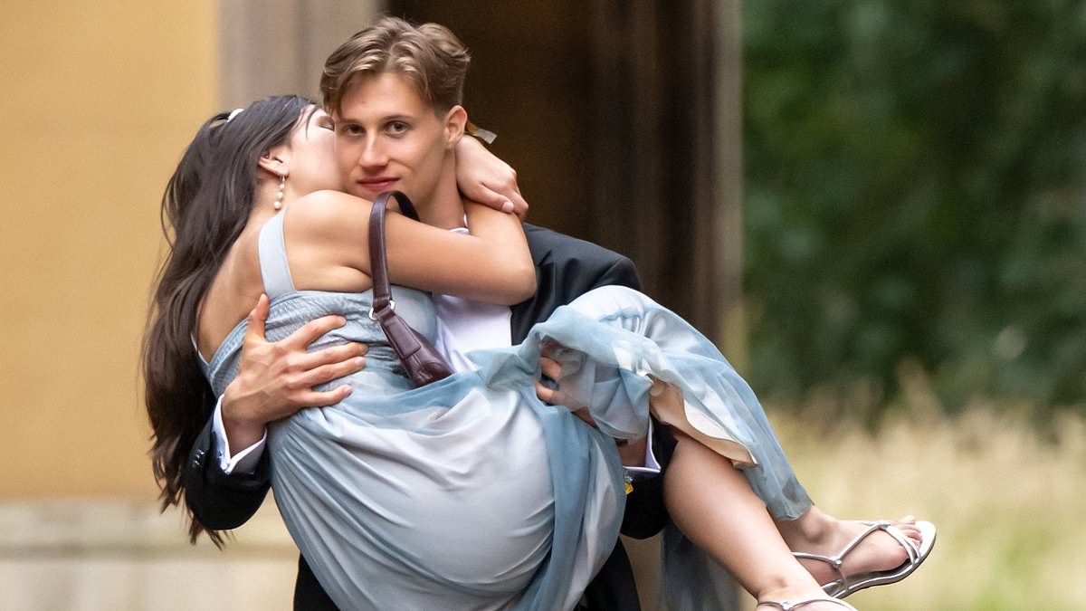 alert-–-truth-about-the-most-romantic-picture-of-2025:-it-was-taken-after-the-cambridge-ball-at-5:23am.-now-the-rugby-hunk-who-swept-a-female-guest-off-her-feet-reveals-all