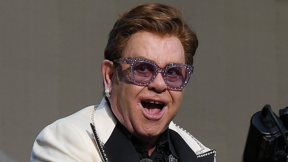 alert-–-sir-elton-john-and-lady-gaga-set-to-lead-star-studded-performances-at-jeff-bezos-and-lauren-sanchez’s-$20m-venice-wedding-in-venice-–-as-two-grand-pianos-are-seen-being-shipped-into-the-venue-via-gondola