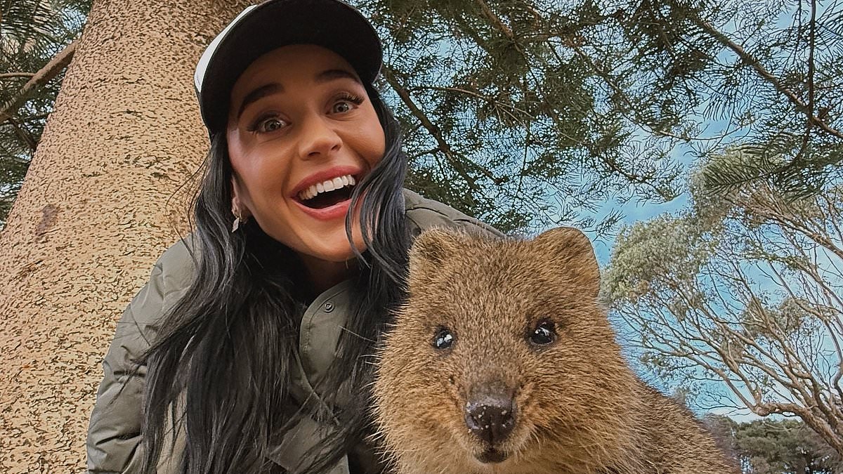 alert-–-katy-perry-receives-a-message-of-support-from-lauren-sanchez-after-ex-orlando-bloom-cosied-up-to-another-woman-–-as-she-posts-rare-snaps-with-her-daughter-in-australia-after-skipping-venice-wedding