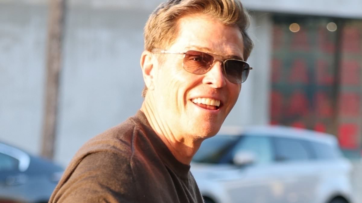 alert-–-patrick-whitesell-is-all-smiles-as-he-enjoys-lunch-with-friends-in-la-–-while-ex-wife-lauren-sanchez-marries-jeff-bezos-in-venice