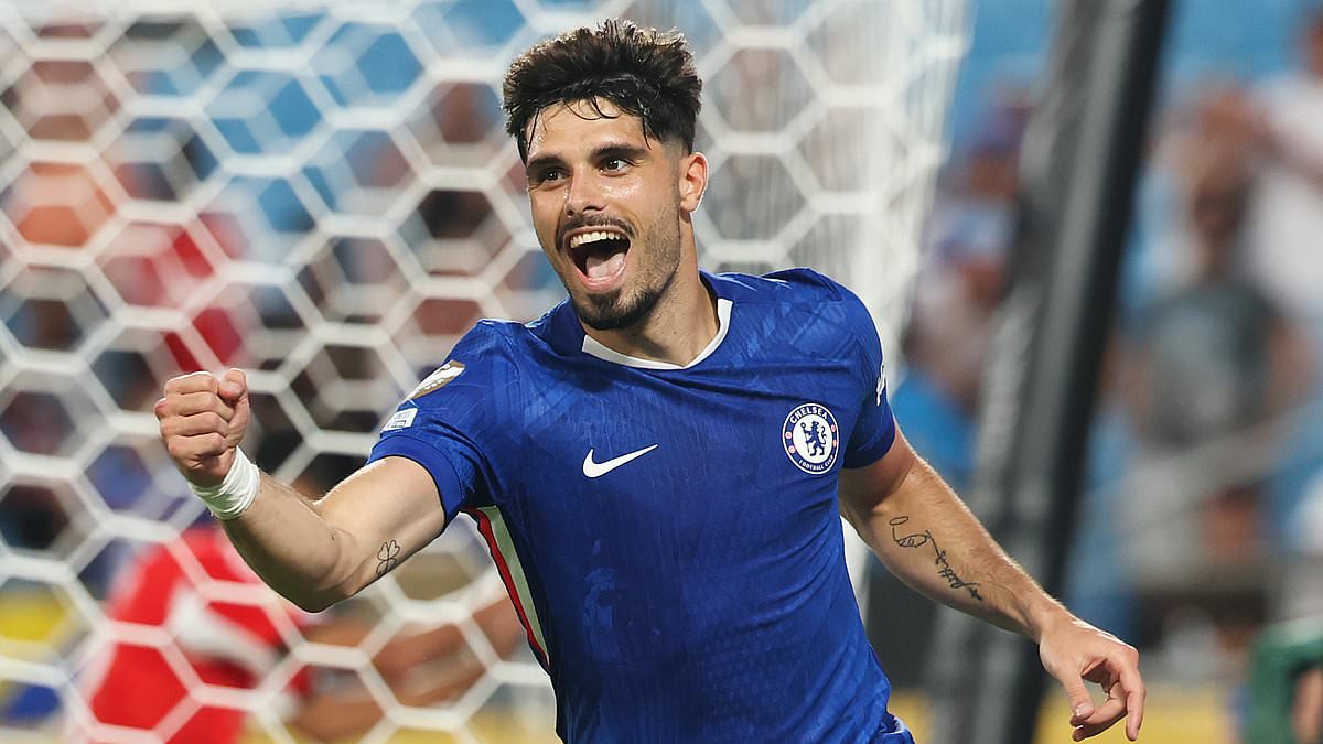 alert-–-benfica-vs-chelsea-–-club-world-cup-recap:-blues-advance-to-quarter-finals-after-chaotic-clash-lasted-over-four-hours-from-kick-off-to-full-time-due-to-severe-weather-delay