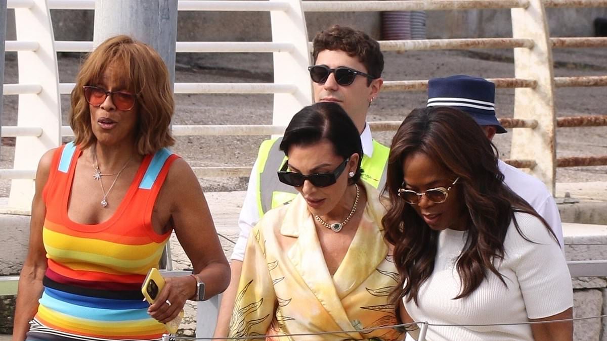 alert-–-ciao-venice!-kylie-jenner-turns-heads-in-leopard-print-as-she-joins-sister-kendall-and-orlando-bloom-in-leading-vip-guest-departures-after-final-night-of-jeff-bezos-and-lauren-sanchez’s-72-hour-wedding-extravaganza
