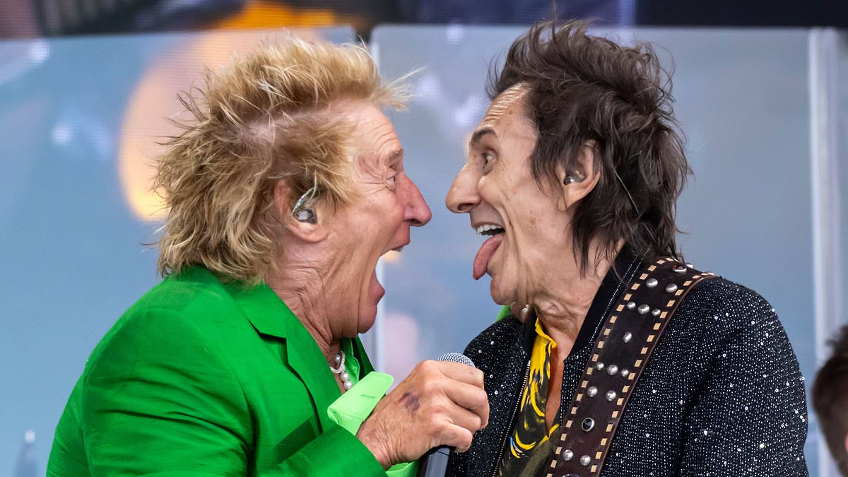alert-–-rod-stewart-makes-his-own-political-statement-at-glasto-after-backing-reform-as-he-is-joined-by-rock-legends-–-amid-fury-at-bob-vylan’s-‘appalling’-anti-israel-chant  