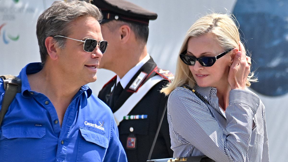 alert-–-sarah-murdoch-wears-millions-of-dollars-worth-of-jewels-and-accessories-during-jeff-bezos-and-lauren-sanchez’s-wedding