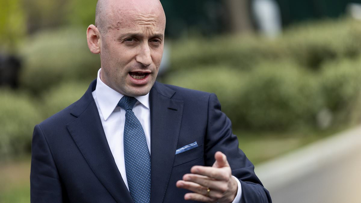 alert-–-trump-administration-accuses-cnn-of-‘sabotaging’-ice-with-tracking-app