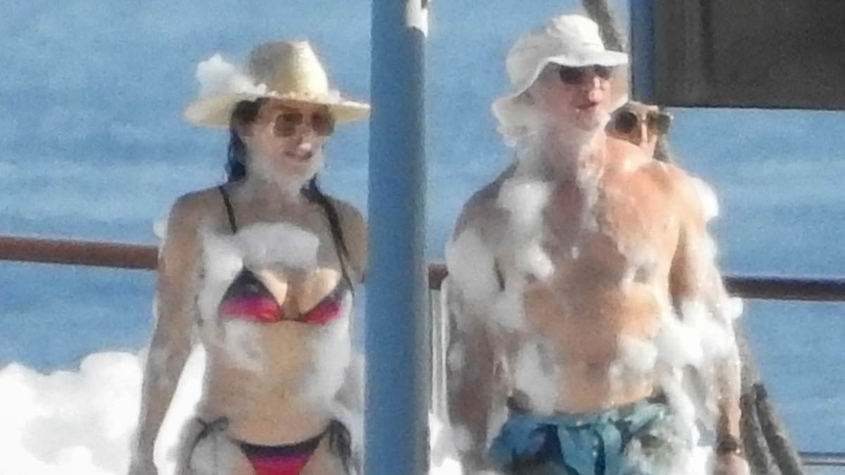 alert-–-the-bezos-sanchez-wedding-was-a-$20-million-trash-fest…-but-it’s-made-all-the-more-embarrassing-by-the-a-list-couple-who’ve-shown-them-how-to-really-do-it
