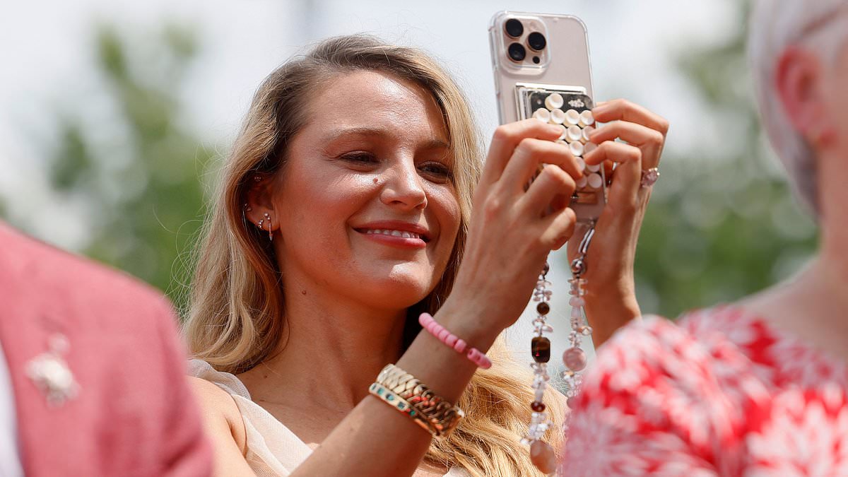 alert-–-blake-lively’s-husband-ryan-reynolds-showcases-cringe-new-midlife-crisis-look-as-he-accepts-award