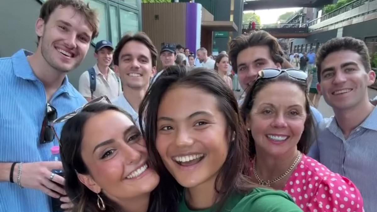 alert-–-is-this-a-rival-for-emma-raducanu’s-heart?-amid-carlos-alcaraz-rumours,-an-old-pal-shows-up-to-support-star-as-jack-draper-joins-her-in-second-round