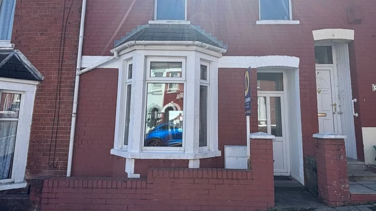 alert-–-what’s-occurring?-you-can-own-piece-of-british-tv-history-as-house-from-iconic-sitcom-goes-on-sale-for-220k