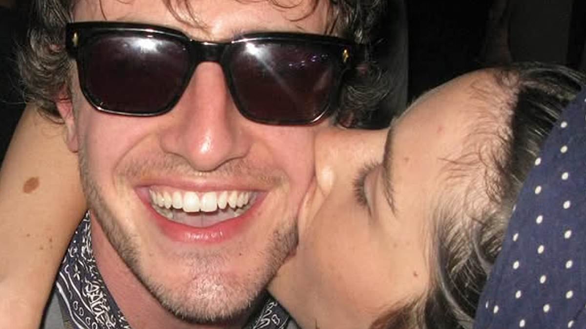 alert-–-paul-mescal-is-bitten-by-braless-girlfriend gracie-abrams-in-steamy-clinch-as-vape-clutching-actor-parties-hard-with-daisy-edgar-jones,-his-siblings-and-a-listers-at-glastonbury