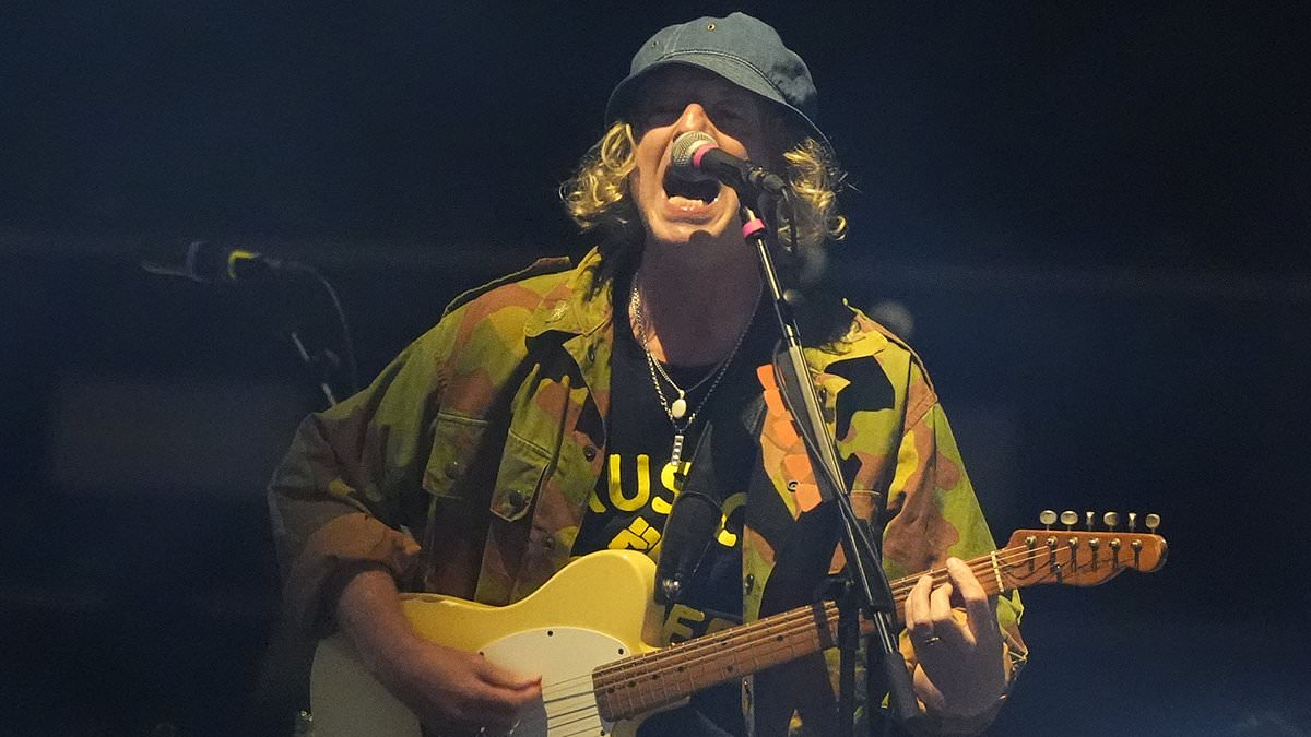 alert-–-oasis-support-act-cast-make-emotional-tribute-to-diogo-jota-on-first-night-of-reunion-tour-after-liverpool-star’s-tragic-death