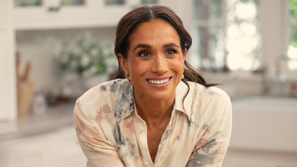 alert-–-meghan-markle-posts-loved-up-snap-alongside-prince-harry-as-she-gushes-over-their-kids-on-fourth-of-july