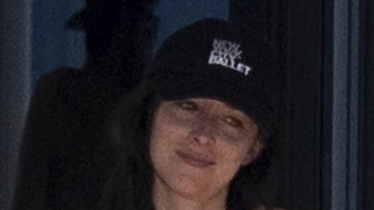 alert-–-dakota-johnson-has-flirty-exchange-with-mystery-man-on-ibiza-yacht-after-chris-martin-split