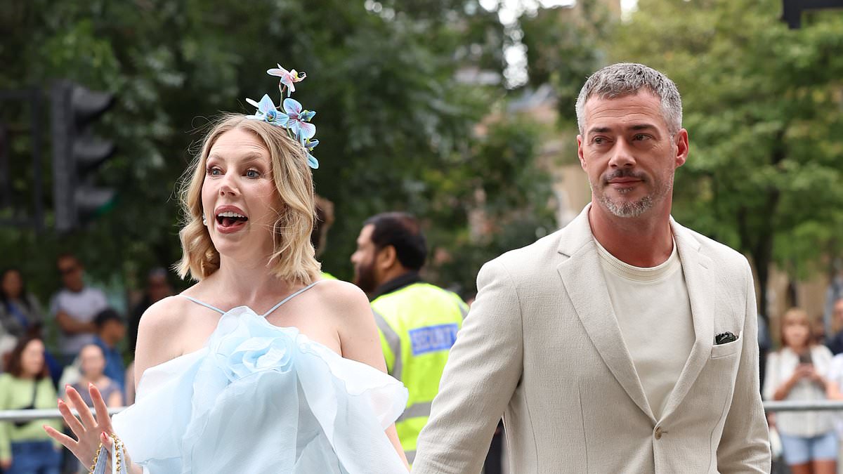 alert-–-cara-delevingne-joins-pregnant-katherine-ryan-and-daisy-lowe-at-mel-b’s-wedding as-they-lead-the-celebrity-arrivals-at-st-paul’s-cathedral