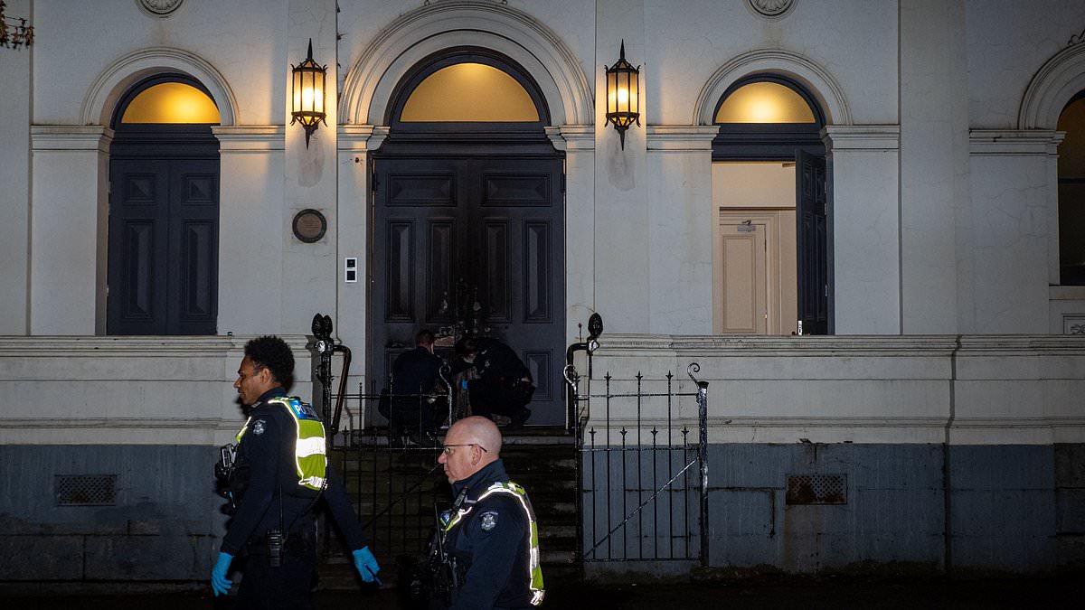 alert-–-man-is-arrested-by-counter-terrorism-cops-after-east-melbourne-synagogue-was-allegedly-set-alight-while-20-worshippers-were-inside