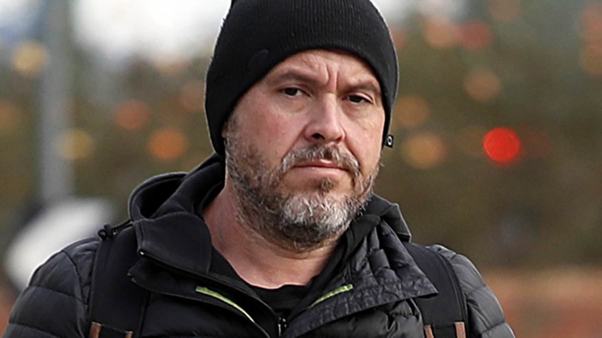 alert-–-knife-wielding-junkies,-courtroom-invaders,-tv-reporters-terrorised…-and-my-wife-left-me:-wayne-flower-on-the-shocking-‘curse-of-the-mushroom-trial’-–-and-the-day-we-all-knew-erin-was-cooked
