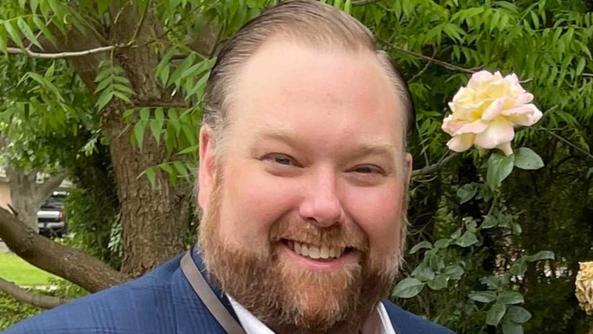 alert-–-father-swept-away-after-he-refused-to-give-up-‘babies’-while-clinging-to-tree-during-texas-flood