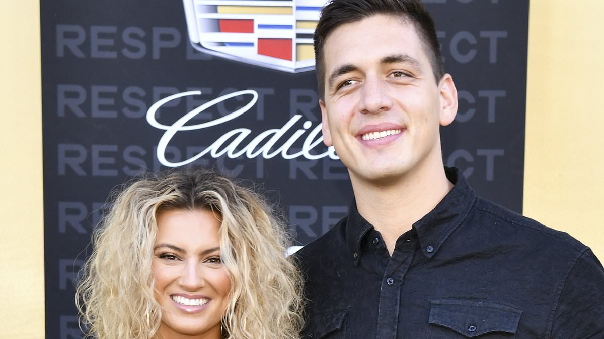 alert-–-tori-kelly,-32,-reveals-she-is-pregnant-as-she-is-expecting-first-child-with-basketball-player-husband