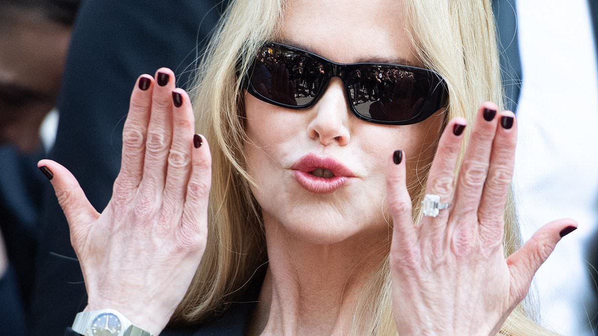 alert-–-telltale-sign-of-aging-nicole-kidman-can’t-hide-as-she-shows-off-her-line-free-face-at-balenciaga-show
