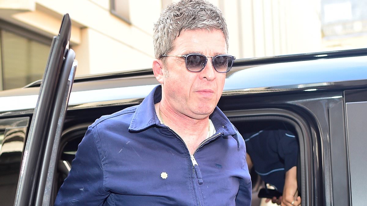 alert-–-noel-looks-back-in-anger!-oasis-star-appears-glum-as-he’s-spotted-arriving-in-manchester-for-homecoming-gig-without-liam-–-after-brothers-stayed-in-separate-hotels-in-cardiff