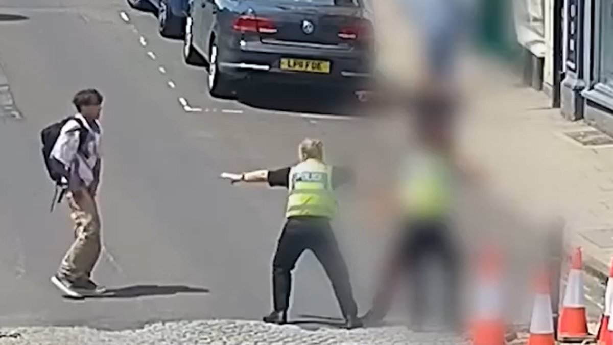 alert-–-moment-hero-police-officer-tackles-knifeman-in-the-street-amid-brawl-after-she-spotted-blade-in-his-hand