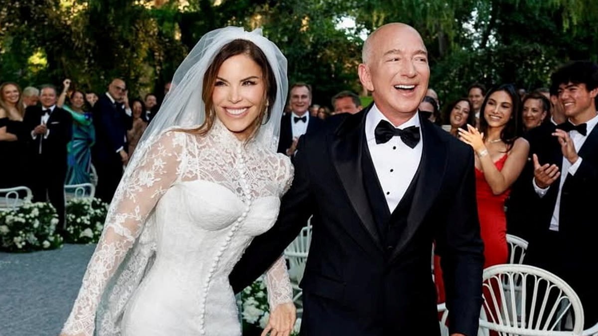 alert-–-lauren-sanchez-and-jeff-bezos’-‘edited’-wedding-photos-send-internet-wild:-‘how-many-thumbs-you-got,-girl?’